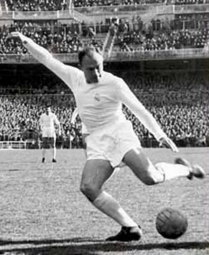 Alfredo di Stefano sous le maillot du Real Madrid